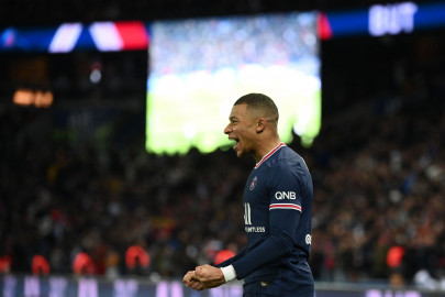 mbappe mum on psg future after lorient win mbappe mum on psg future after lorient win
