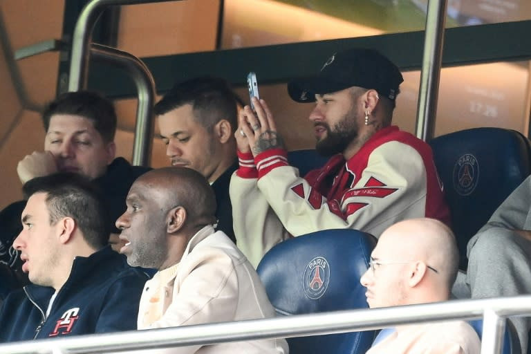 psg boosts messi neymar security