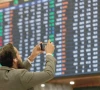 psx edges up amid me tensions