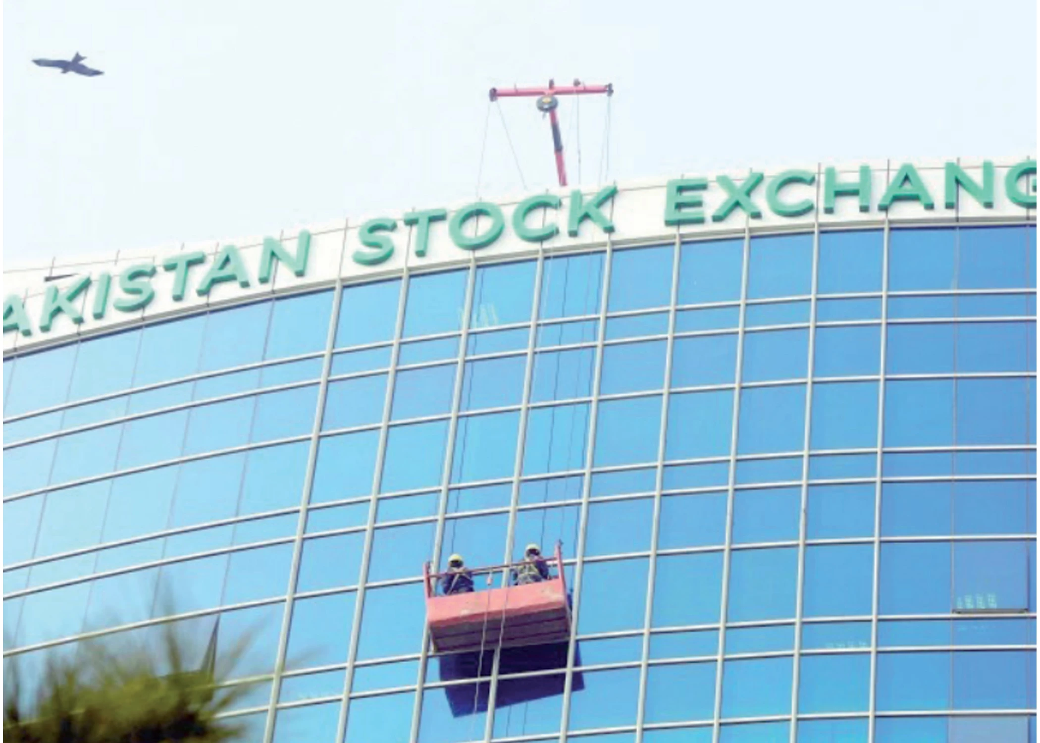 PSX struggles on weak indicators