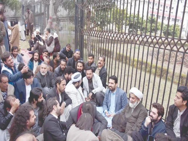 pti leaders lawmakers and workers camp outside the supreme court in islamabad photo sabah pti leaders lawmakers and workers camp outside the supreme court in islamabad photo sabah