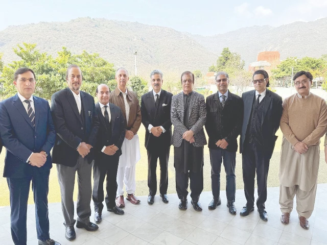 members of a pti delegation pose with chief justice of pakistan yahya afridi after a meeting in islamabad photo online members of a pti delegation pose with chief justice of pakistan yahya afridi after a meeting in islamabad photo online