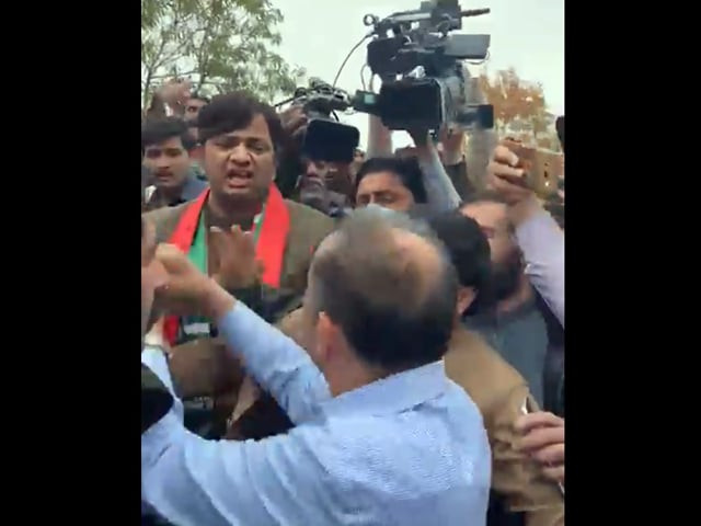 visuals of fist fight pushing and shoving caught social media by storm screengrab visuals of fist fight pushing and shoving caught social media by storm screengrab