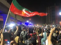 scenes from karachi show a hoard of frustrated protesters disrupting traffic opposite millennium mall on april 10 photo pti media wing scenes from karachi show a hoard of frustrated protesters disrupting traffic opposite millennium mall on april 10 photo pti media wing