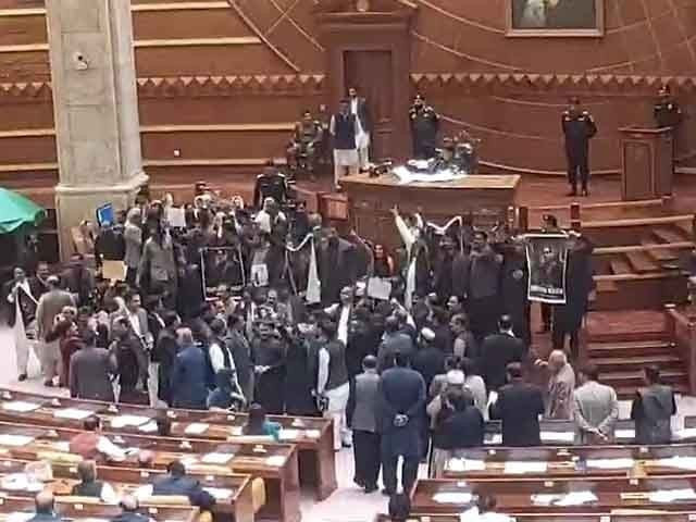 speaker dice of punjab assembly surrounded by opposition amid oath taking ceremony speaker dice of punjab assembly surrounded by opposition amid oath taking ceremony
