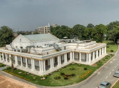 govt employees sit in enters 3rd day