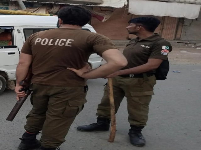 Man killed in Karachi petrol pump dispute - Pakistan Today - Pakistan Today