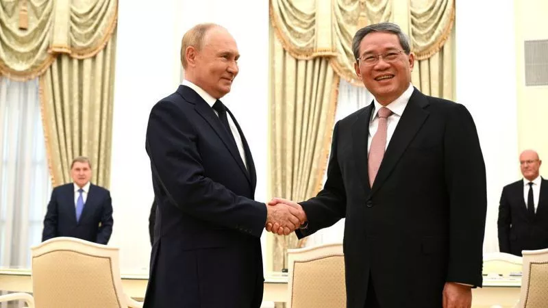vladimir putin with chinese premier photo afp vladimir putin with chinese premier photo afp