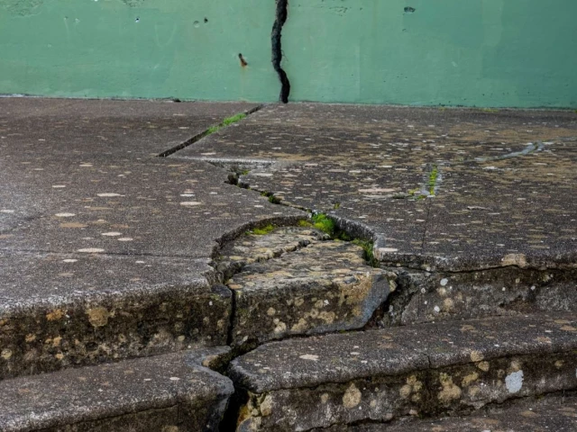 Magnitude 7.4 quake hits Mexican coast near Guatemala, triggers tsunami warning