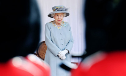 in her shoes how queen elizabeth ii s style was shaped to suit a sovereign
