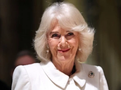 queen camilla quits wearing fur joins 95 of british public