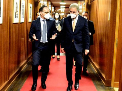 pakistan to receive 15m covid 19 jabs under covax by may qureshi