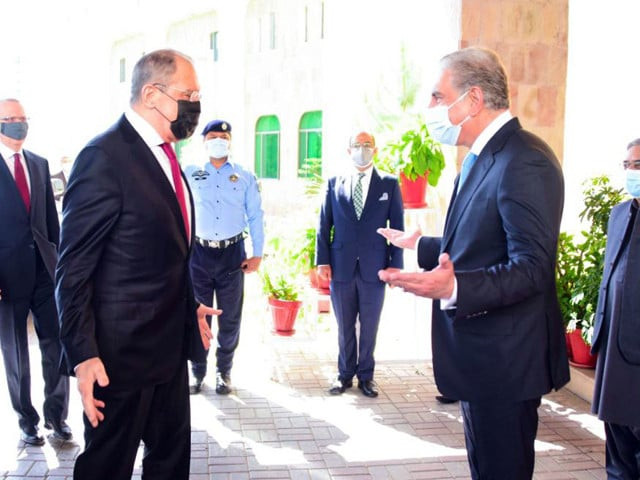 russian fm is being received by his pakistani counterpart upon arriving at the foreign office photo twitter smqureshipti russian fm is being received by his pakistani counterpart upon arriving at the foreign office photo twitter smqureshipti