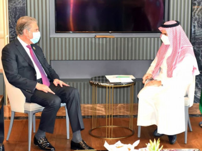qureshi meets saudi counterpart amid key regional developments qureshi meets saudi counterpart amid key regional developments