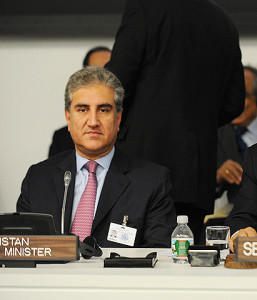 pakistan urges us to help resolve kashmir issue