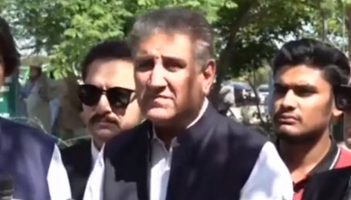 pakistan tehreek e insaf pti leader shah mehmood qureshi talks to the media outside the anti terrorism court atc in islamabad photo screengrab