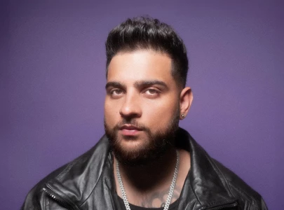 karan aujla spots pakistan flag at concert says we are one nation one blood karan aujla spots pakistan flag at concert says we are one nation one blood