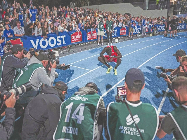 australia s sprinting prodigy gout gout reacts after finishing second in the men s 200m event during the maurie plant athletics meet at lakeside stadium in melbourne on march 29 photo afp australia s sprinting prodigy gout gout reacts after finishing second in the men s 200m event during the maurie plant athletics meet at lakeside stadium in melbourne on march 29 photo afp