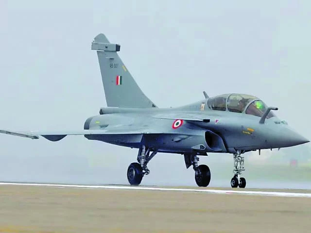 rafale fighter jet taxis on the tarmac during its induction ceremony at an air force station in ambala india september 10 2020 photo reuters