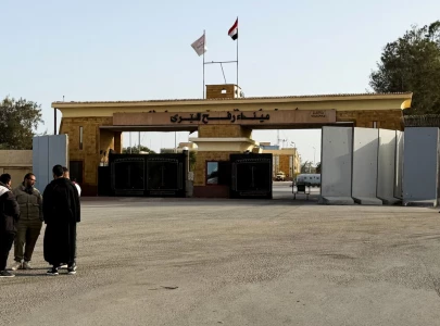 israel reopens gaza s rafah border crossing to egypt with tight limits