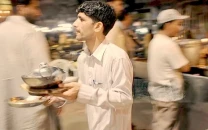 raftar documentary exposes struggles of karachi s waiters raftar documentary exposes struggles of karachi s waiters