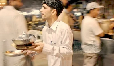 raftar documentary exposes struggles of karachi s waiters