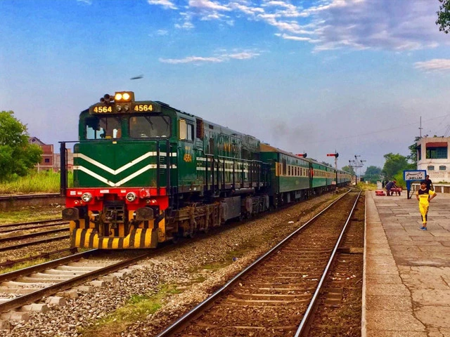 Pakistan Railways cuts fares for luxury saloon coaches