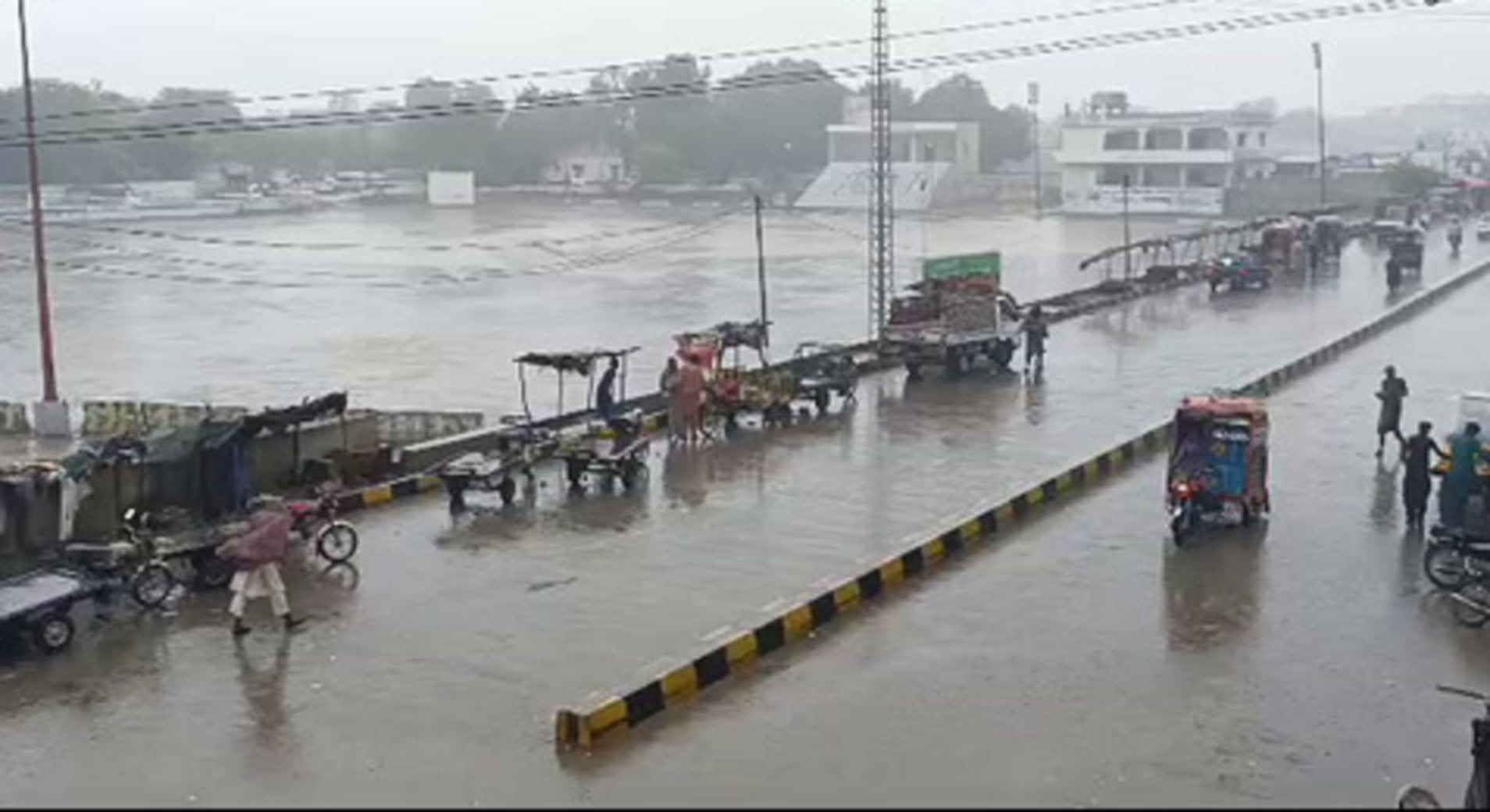coastal belt of sindh experiences heavy moderate rainfall as cyclone biparjoy makes landfall photo express screengrab