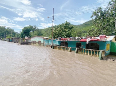 hurricane beryl bears down on jamaica hurricane beryl bears down on jamaica