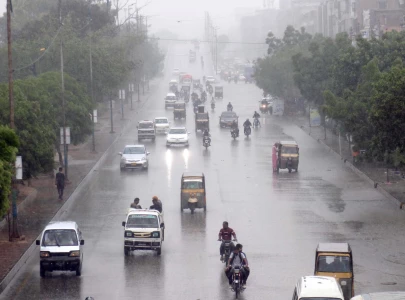light rain hits parts of karachi as pmd forecasts more showers light rain hits parts of karachi as pmd forecasts more showers