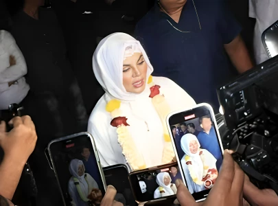 rakhi or fatima indian artist addresses criticism upon return from umrah