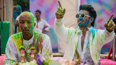 bringing back the cringeworthy encounters between indian actors hollywood stars