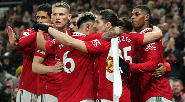 rashford fires man utd into top four