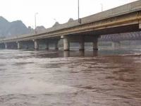 flood alert as ravi swells 42 rescued from mid river