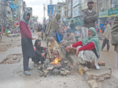 record snowfall paralyses naran kaghan