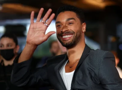 is the duke coming back reg jean page follows new bridgerton cast is the duke coming back reg jean page follows new bridgerton cast