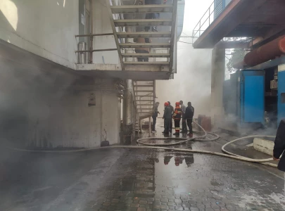 fire at lahore hotel injures three two missing as 275 evacuated