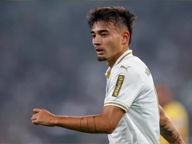 jens castrop made his bundesliga debut yesterday as a substitute for borussia monchengladbach jens castrop made his bundesliga debut yesterday as a substitute for borussia monchengladbach