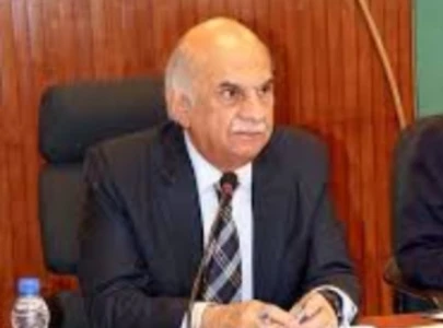 body suggests closure of govt departments