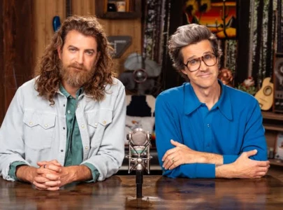 rhett and link s good mythical morning joins netflix with same day releases