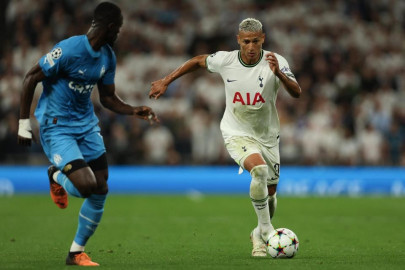 richarlison scores first spurs goals to sink marseille