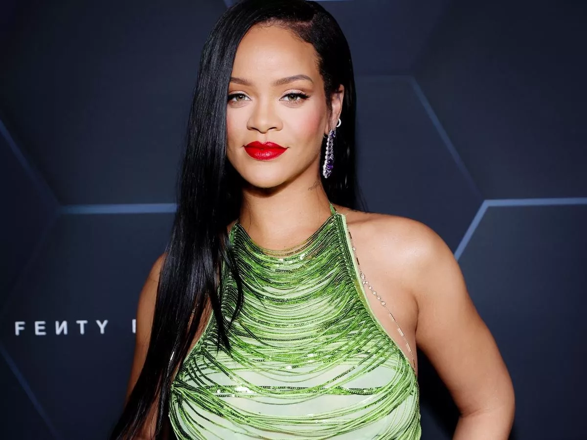 rihanna makes debut on forbes annual billionaires list rihanna makes debut on forbes annual billionaires list