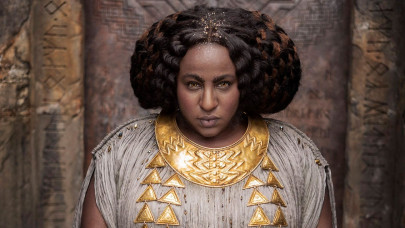 rings of power makers call out racism against cast members of colour rings of power makers call out racism against cast members of colour