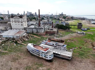 amazon rainforest port river sees lowest water levels since 1902 amazon rainforest port river sees lowest water levels since 1902