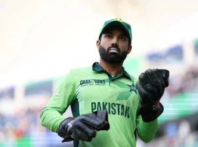 champions trophy pakistan captain head coach at loggerheads