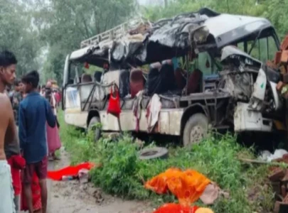 india road crash kills 18 hindu pilgrims