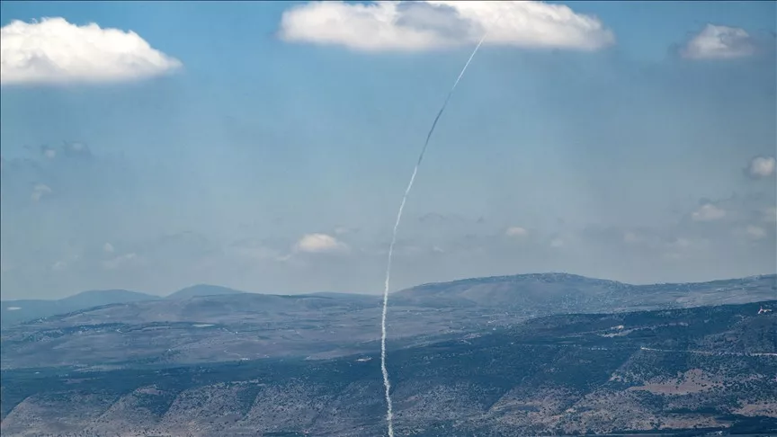 rocket launches from southern lebanon toward northern israel photo anadolu rocket launches from southern lebanon toward northern israel photo anadolu