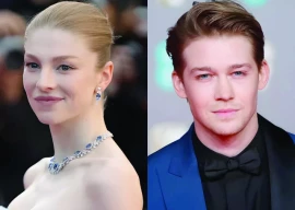 joe alwyn and hunter schafer spark romance speculation joe alwyn and hunter schafer spark romance speculation