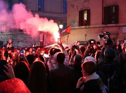 police clash with protesters in rome as demonstrators march toward prime minister s office police clash with protesters in rome as demonstrators march toward prime minister s office