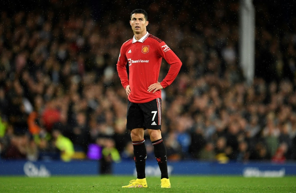 Photo of Ronaldo to leave Man Utd 'immediately' amid report of Glazer sale